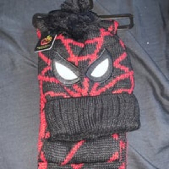 Accessories - Childrens superhero beanie and scarf set